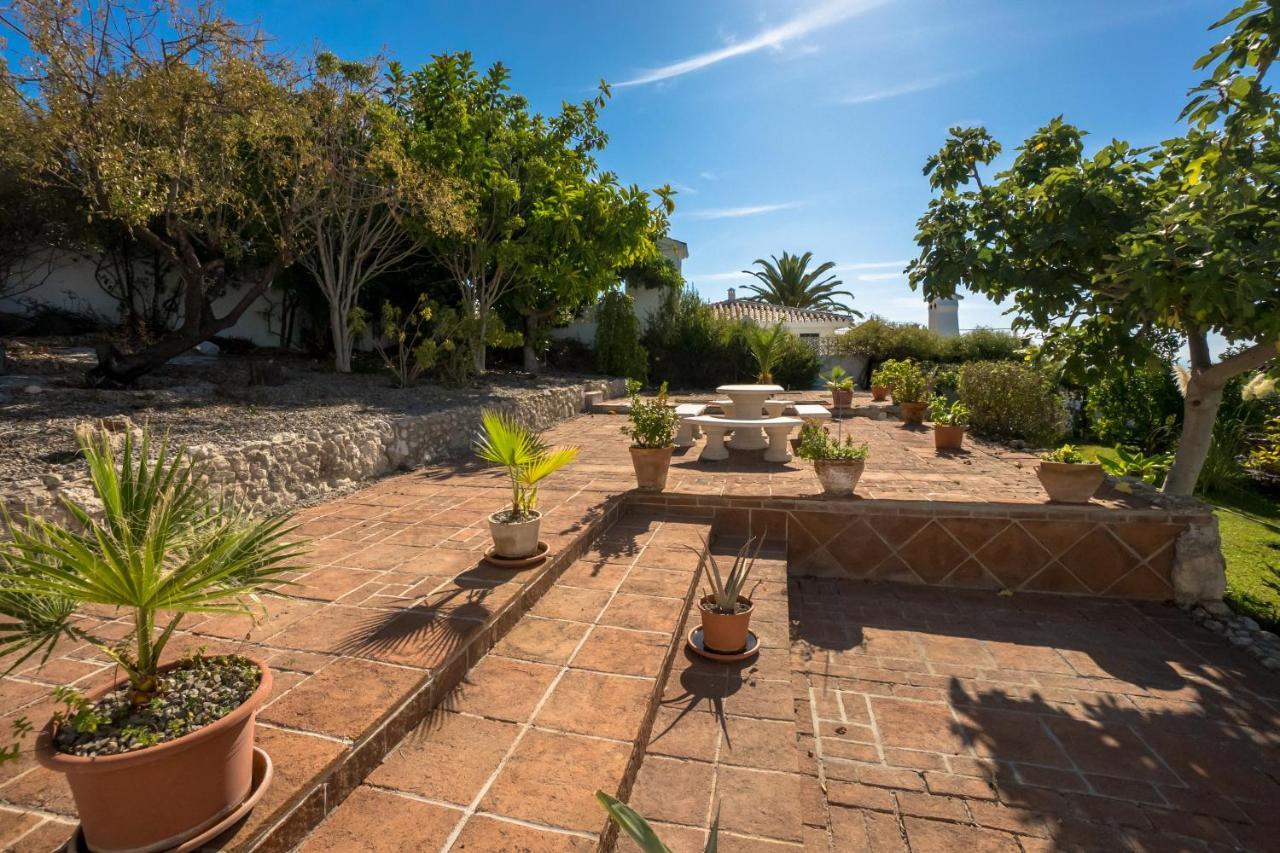 Private Heated Pool, Jacuzzi & 1225M2 Garden In Villa Cipreses Frigiliana Exterior foto